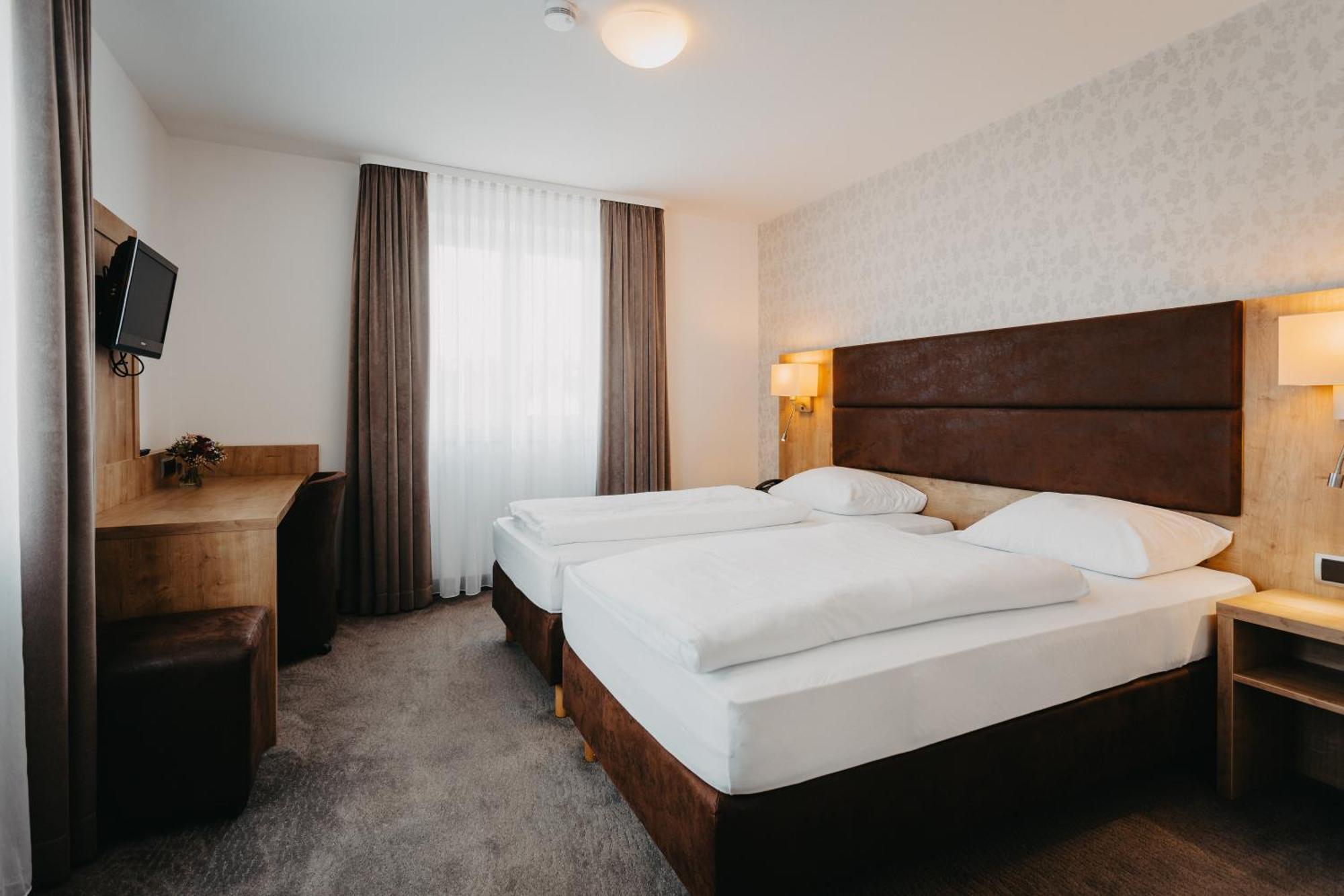 Hirschenwirt Hotell Eichstätt Exteriör bild